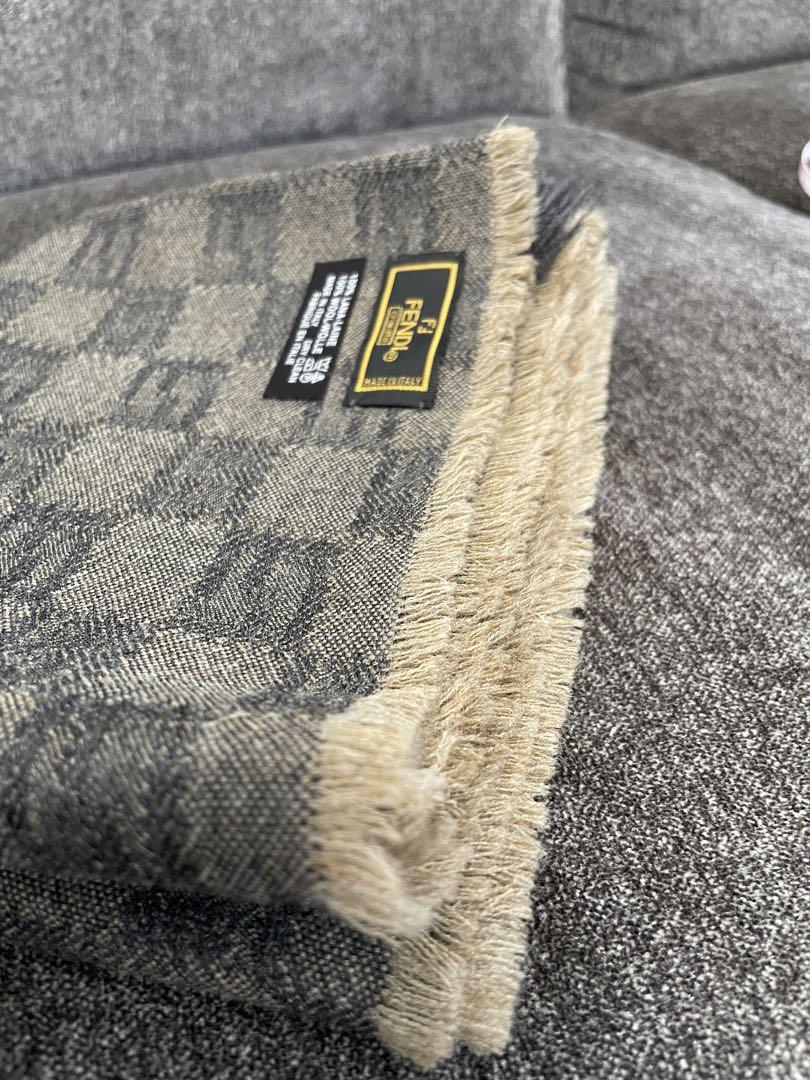FENDI フェンディ　ストール マフラー　ラムウール