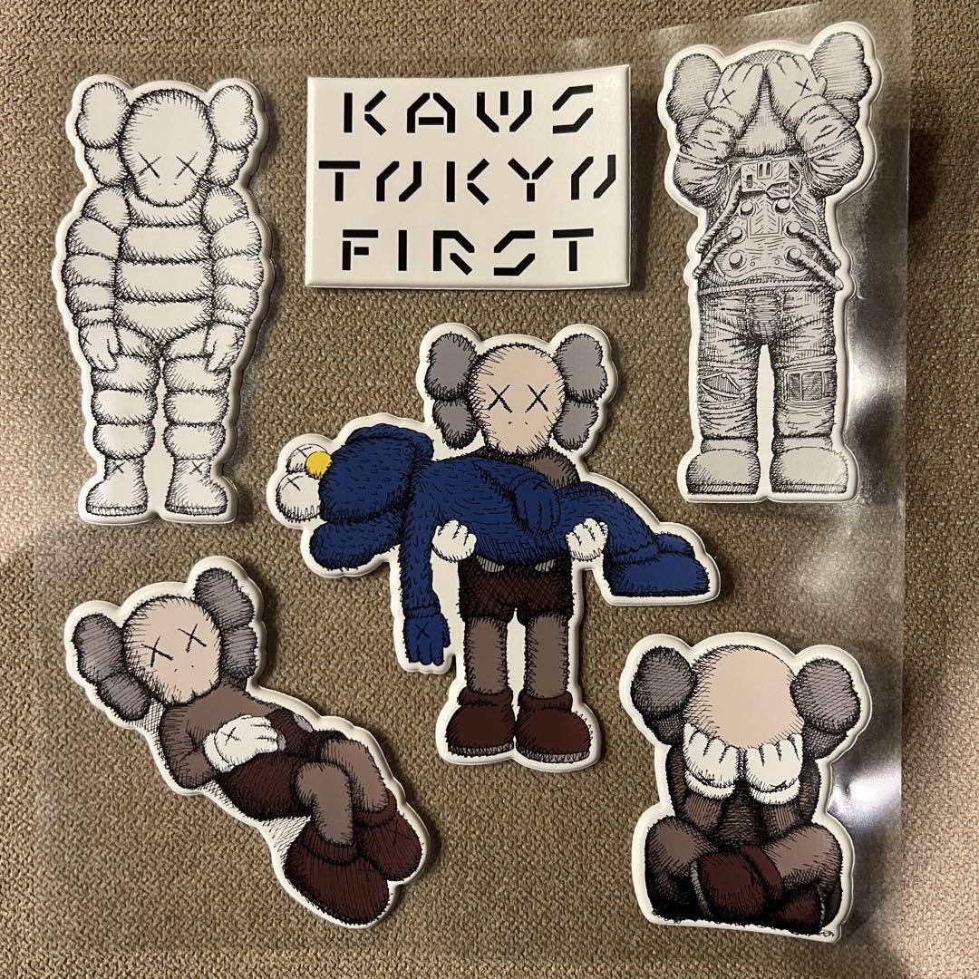 カウズ展 KAWS TOKYO FIRST 立体 ステッカー シール 現代アート