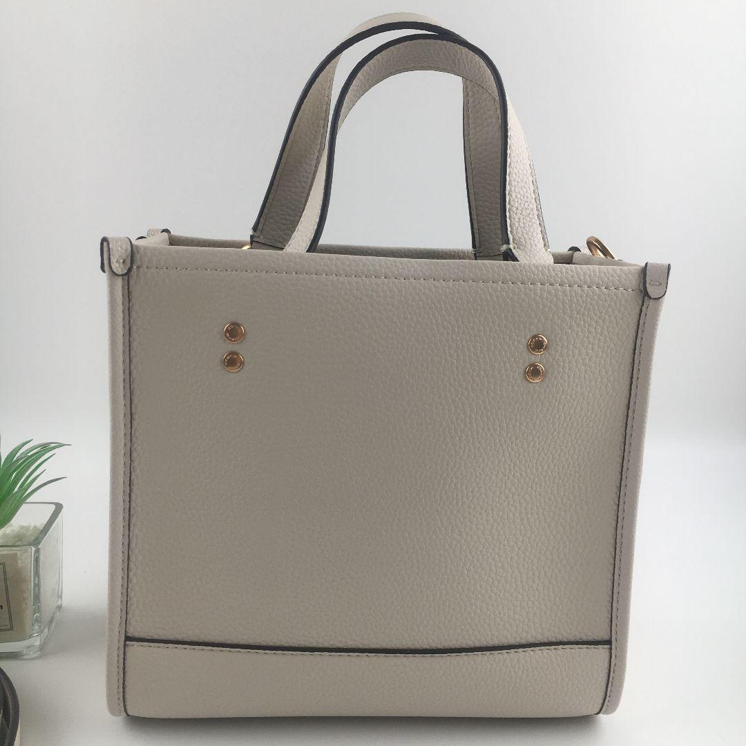 新品 COACH デンプシー トート 22 ウィズ コーチ パッチ - メルカリ 新品 COACH デンプシー トート 22 ウィズ コーチ パッチ - メルカリ