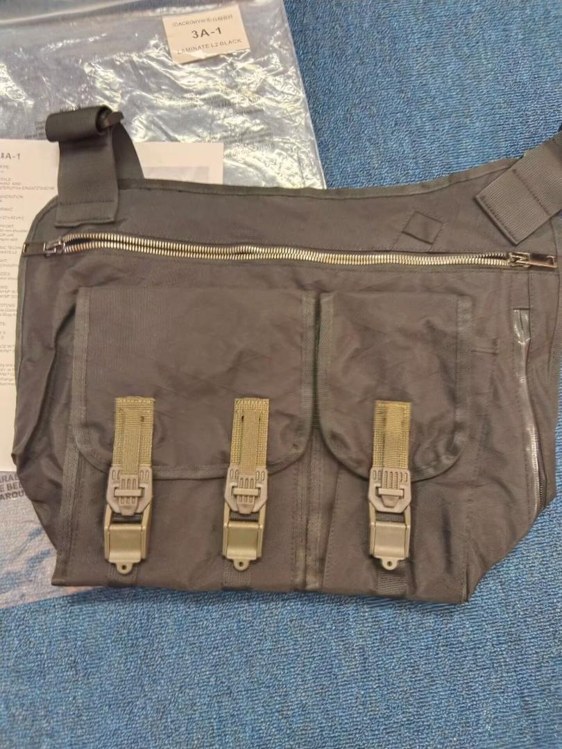 ACRONYM 3A-1 メッセンジャーバッグ バッグ