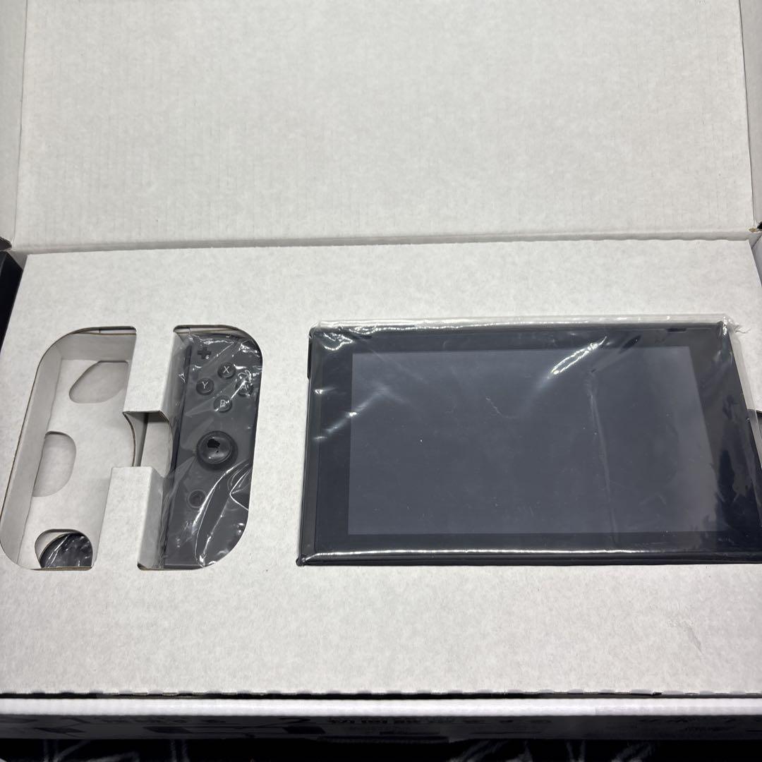 液晶美品　Nintendo Switch グレー 本体