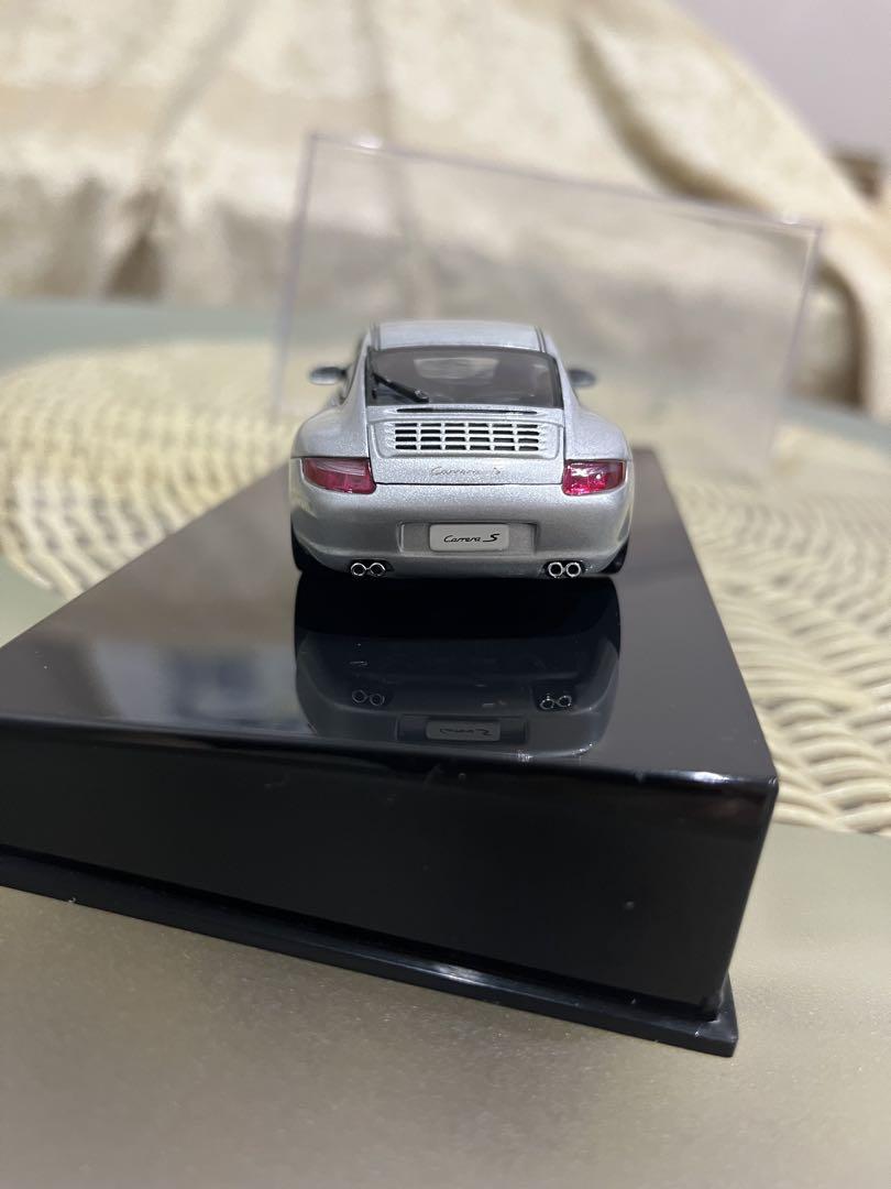 オートアート　ポルシェ911カレラS 1/43スケール
