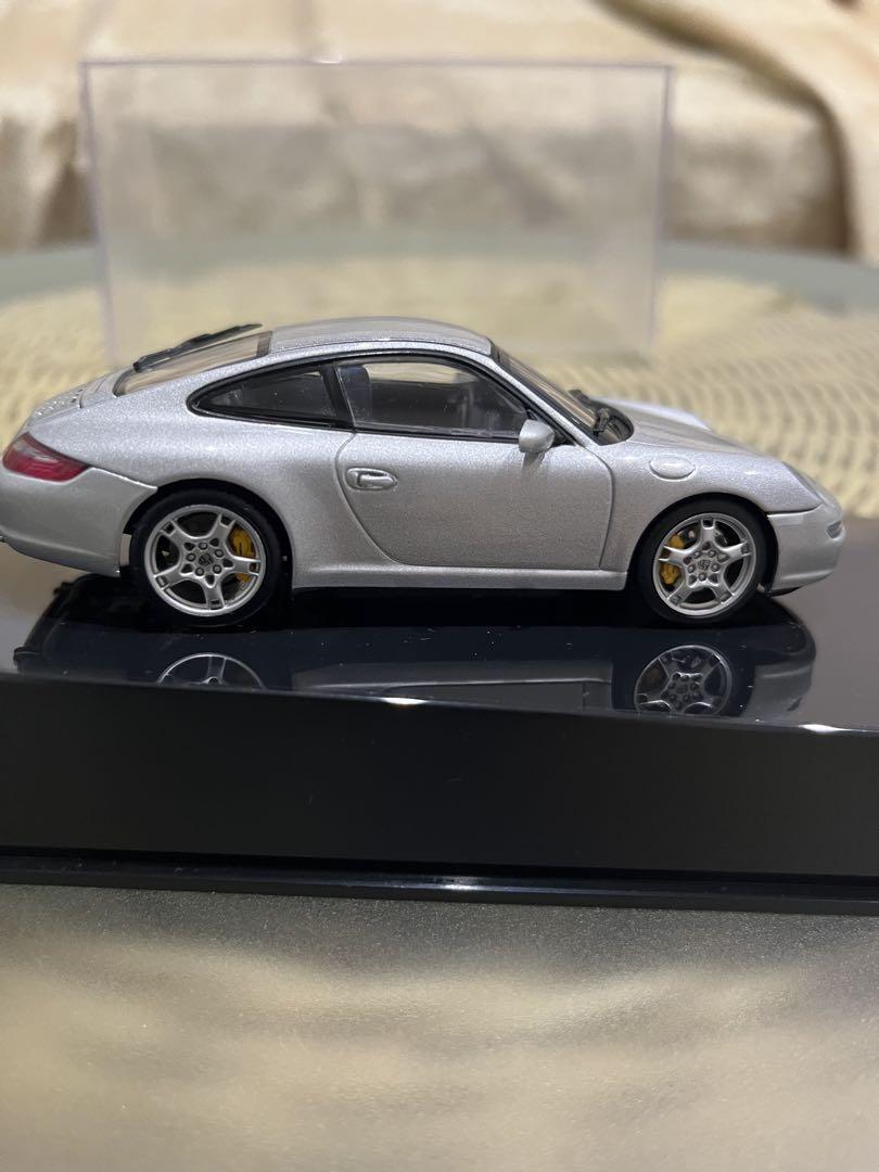 オートアート　ポルシェ911カレラS 1/43スケール