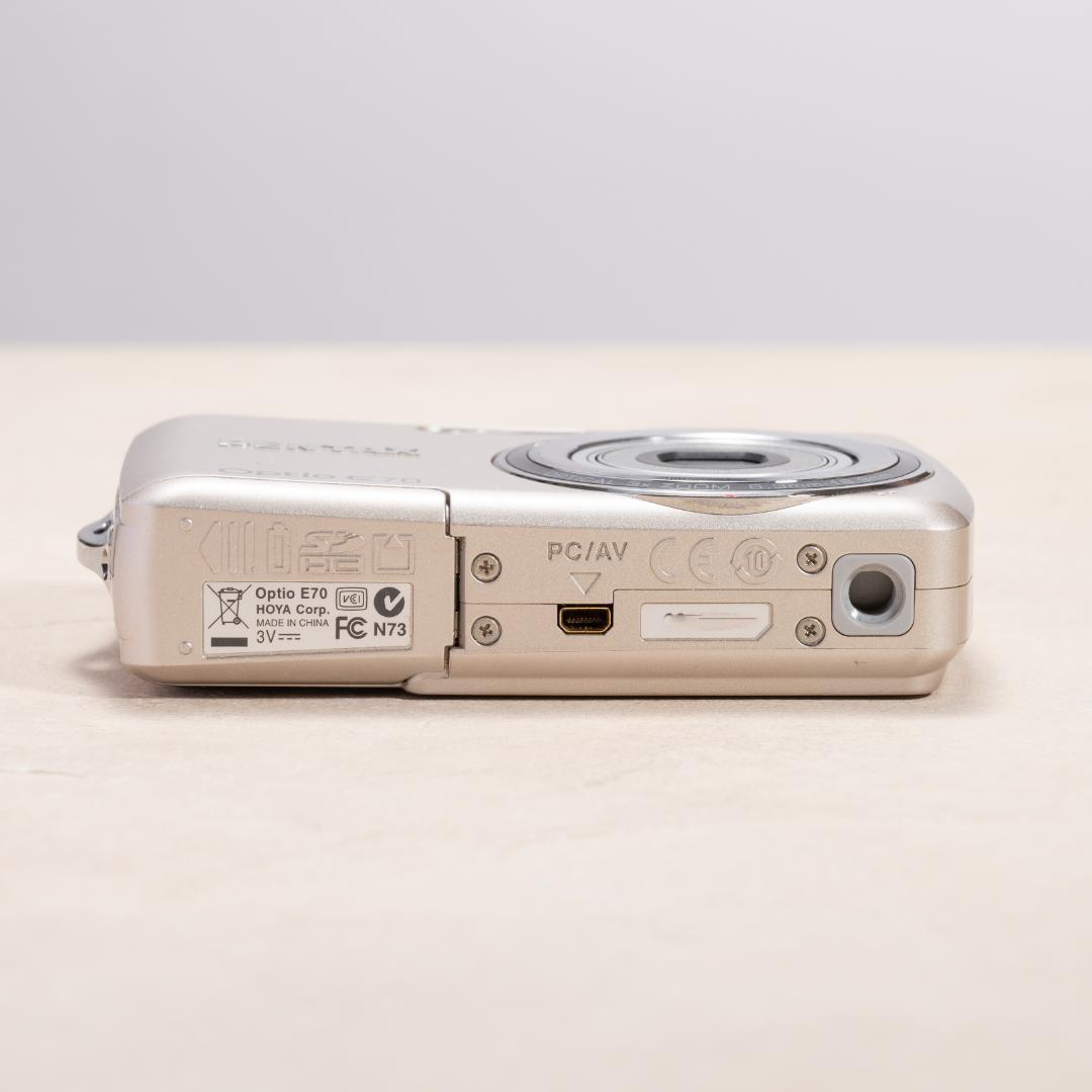 単3電池で動く平成レトロなコンデジ】PENTAX optio E70 - メルカリ