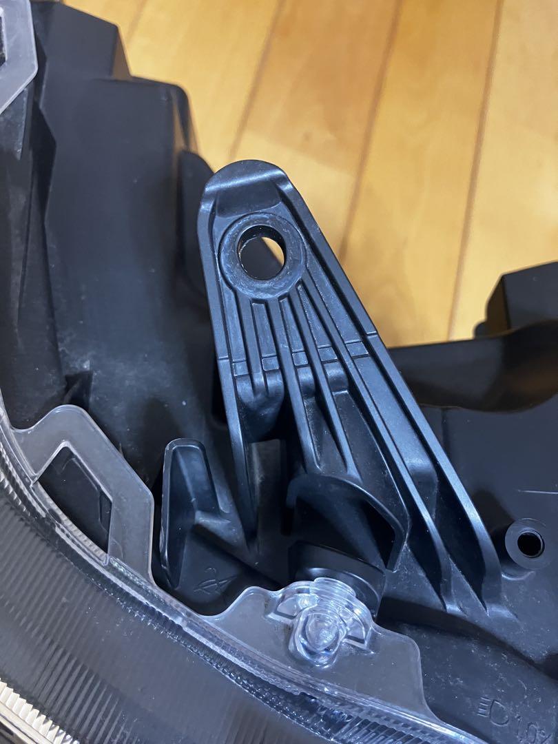 アルファード　AGH30W 右ヘッドライト