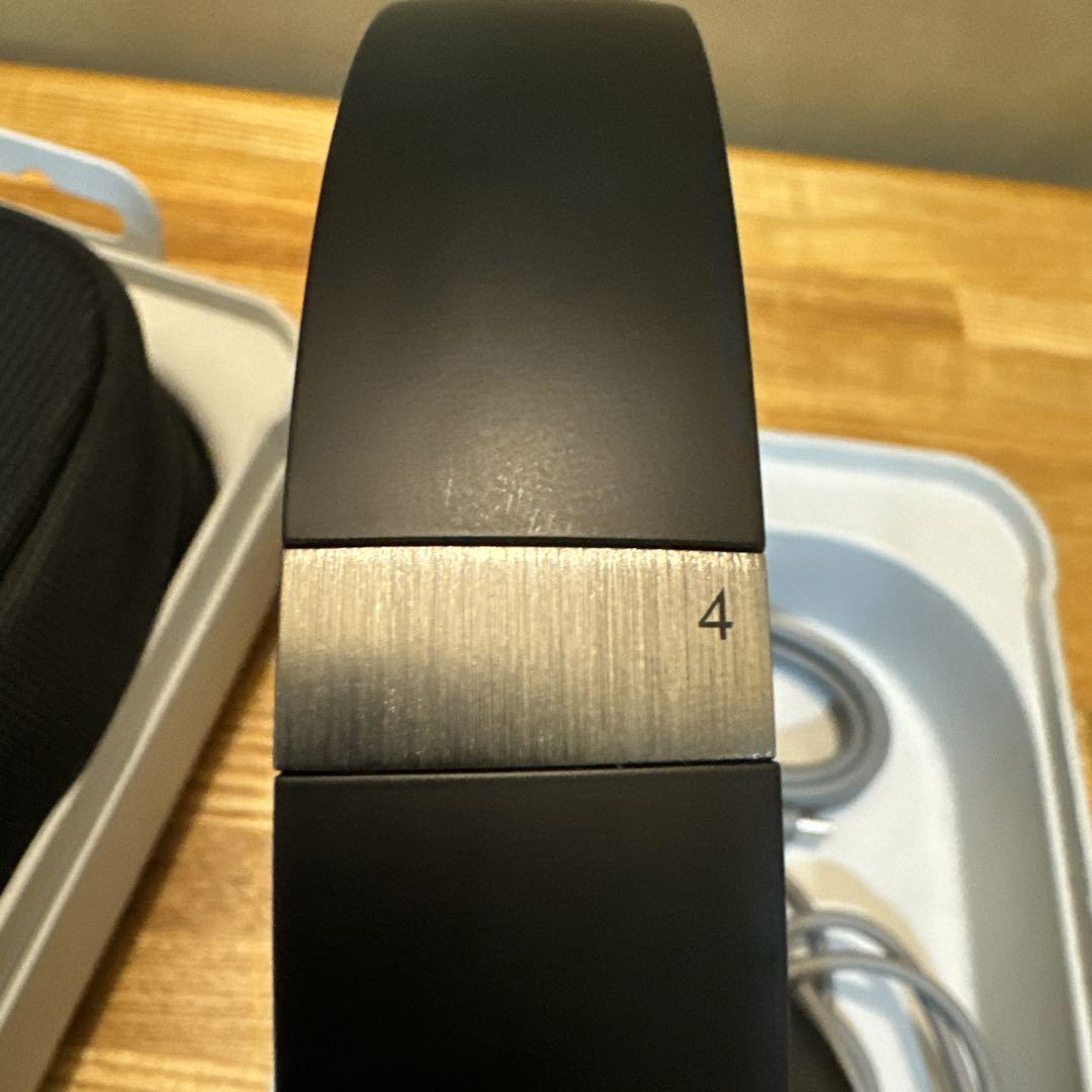 Amazon.co.jp: Beats Solo 4 - ワイヤレスBluetoothオンイヤー