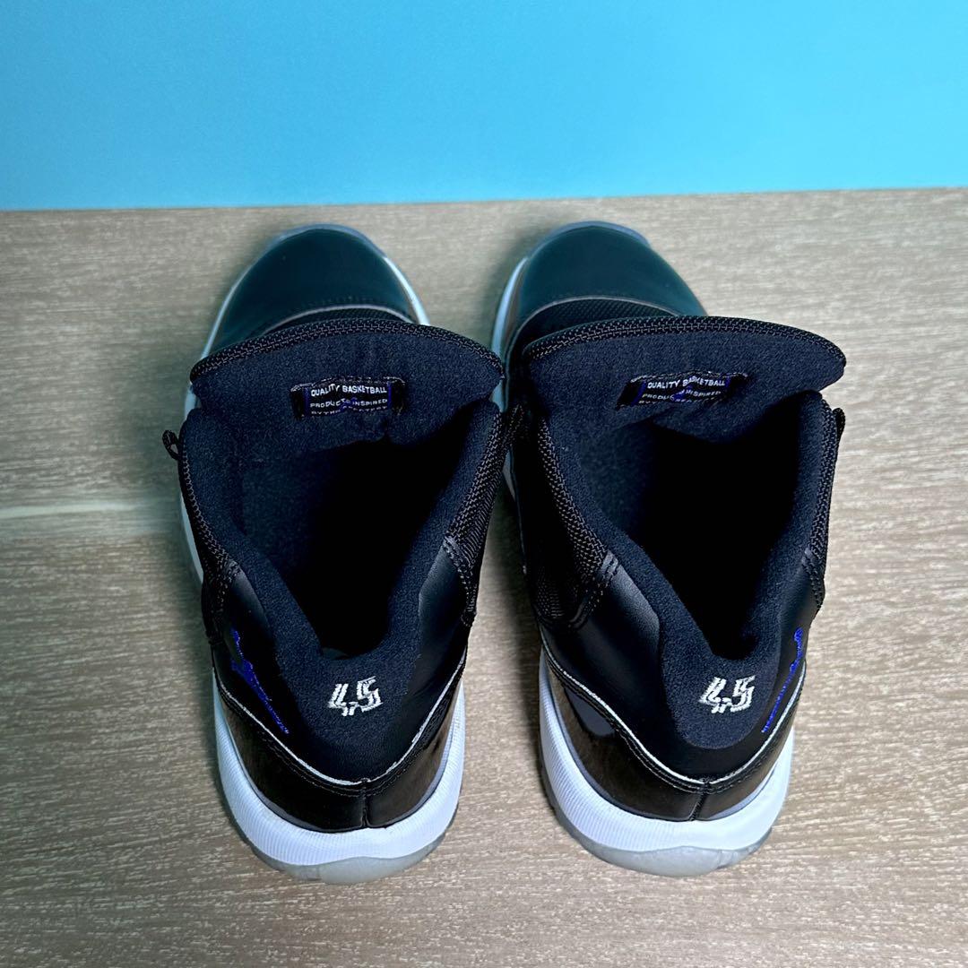 NIKE エアジョーダン11