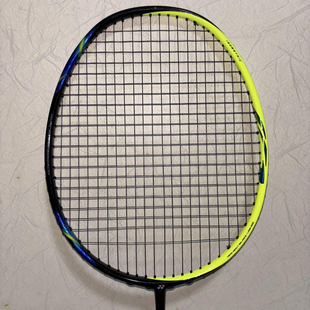 YONEX アストロクス77 4ug5
