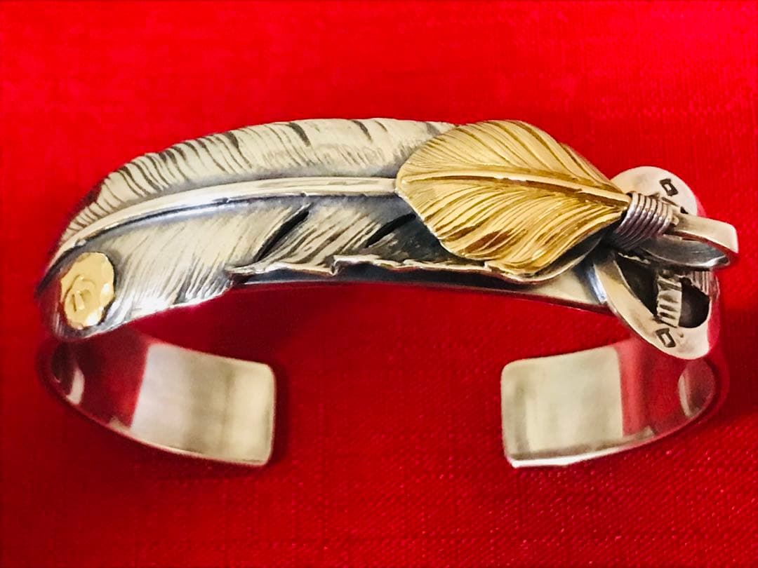 ゴローズ goro´s 金メタル付き上金特大フェザー付き 平打ちブレス M