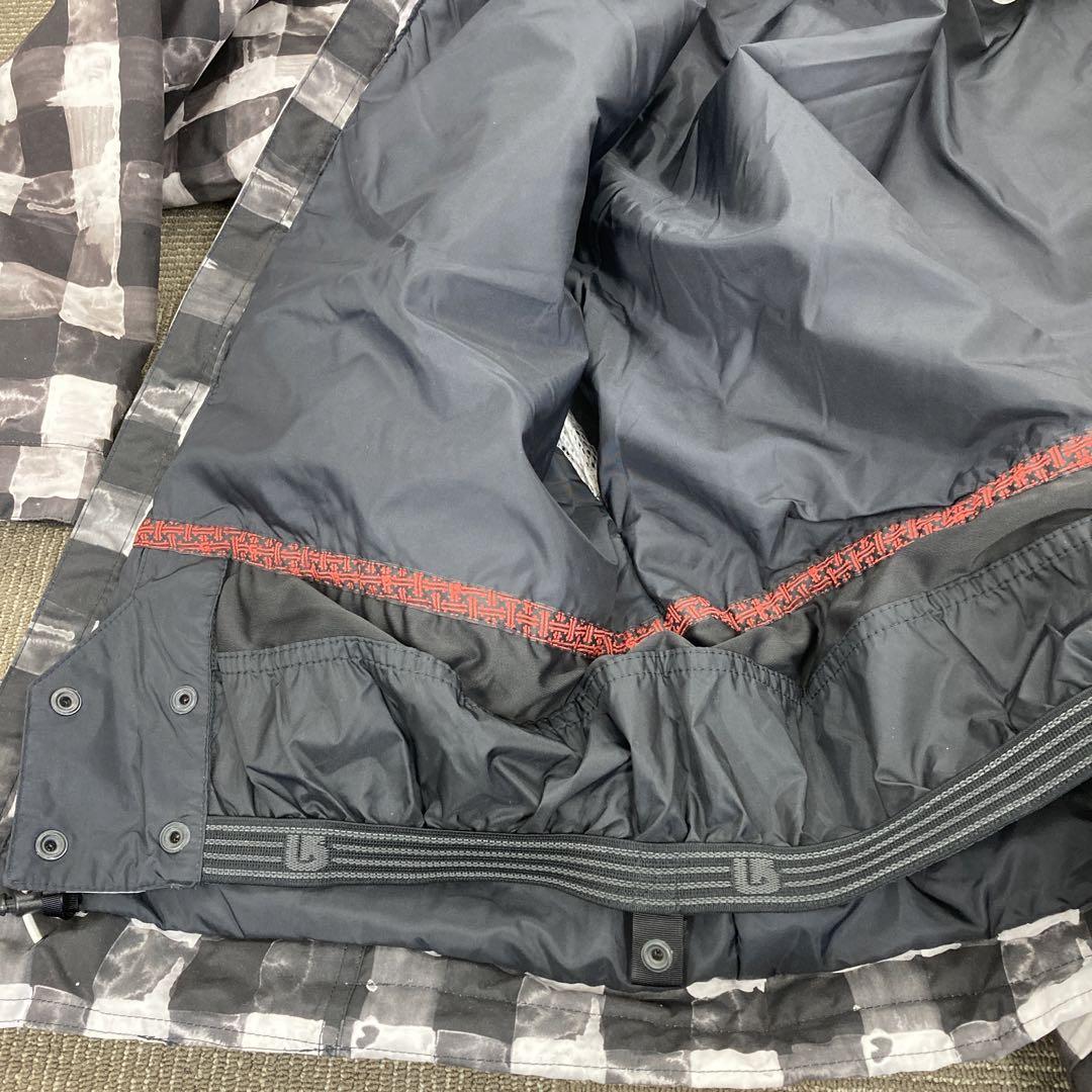 BURTON  スノーボードウェア　スキーウェア　ジャケット　Lサイズ