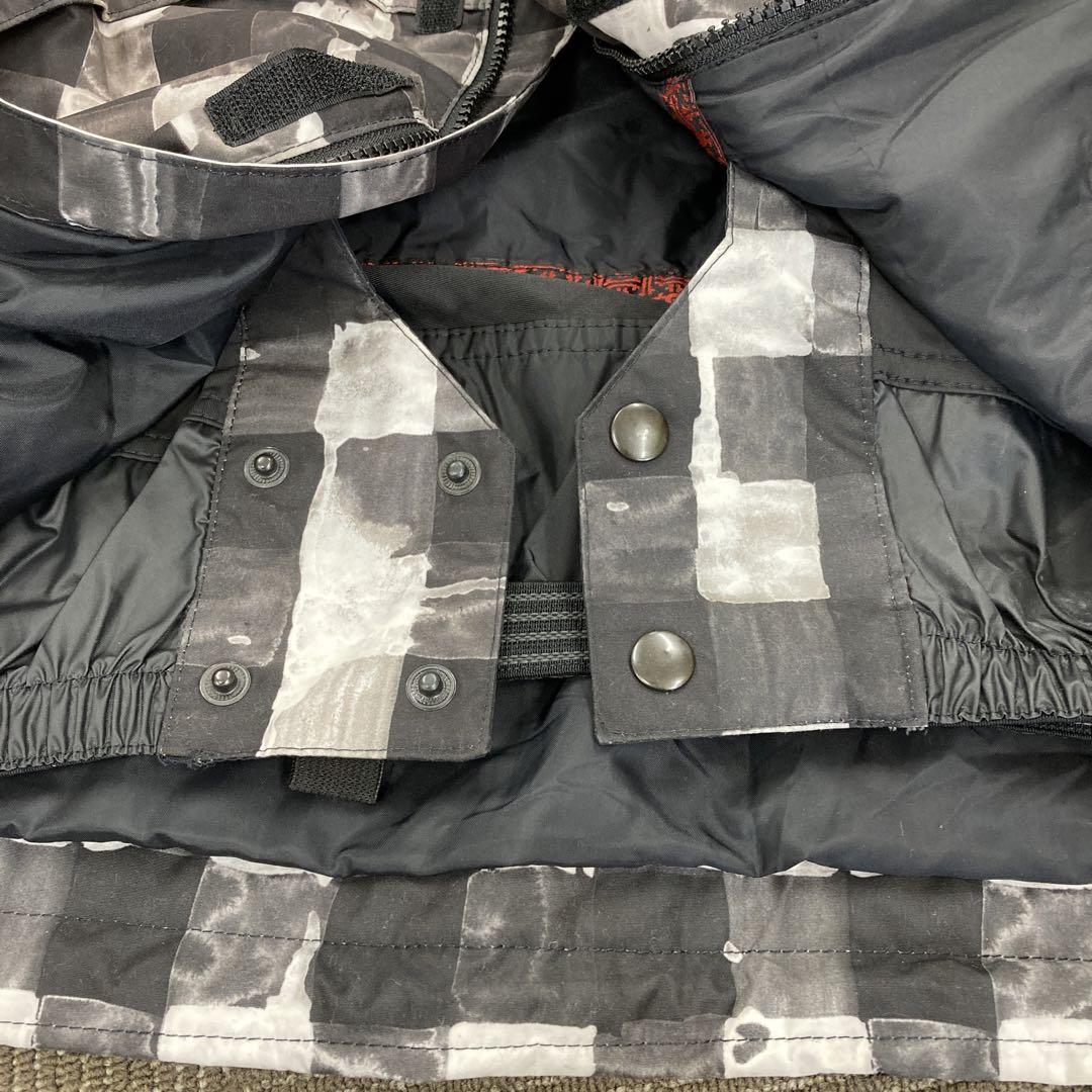 BURTON  スノーボードウェア　スキーウェア　ジャケット　Lサイズ