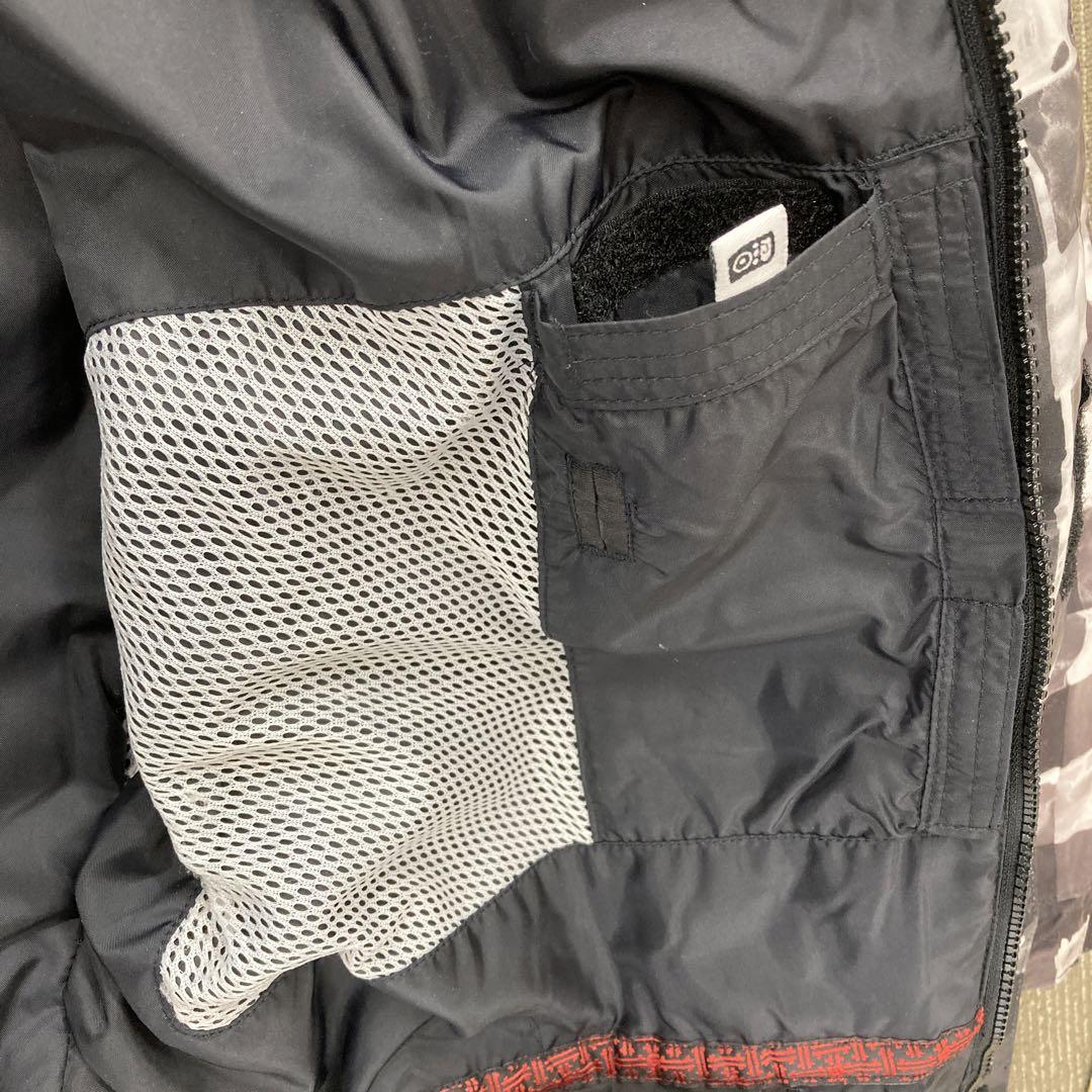 BURTON  スノーボードウェア　スキーウェア　ジャケット　Lサイズ