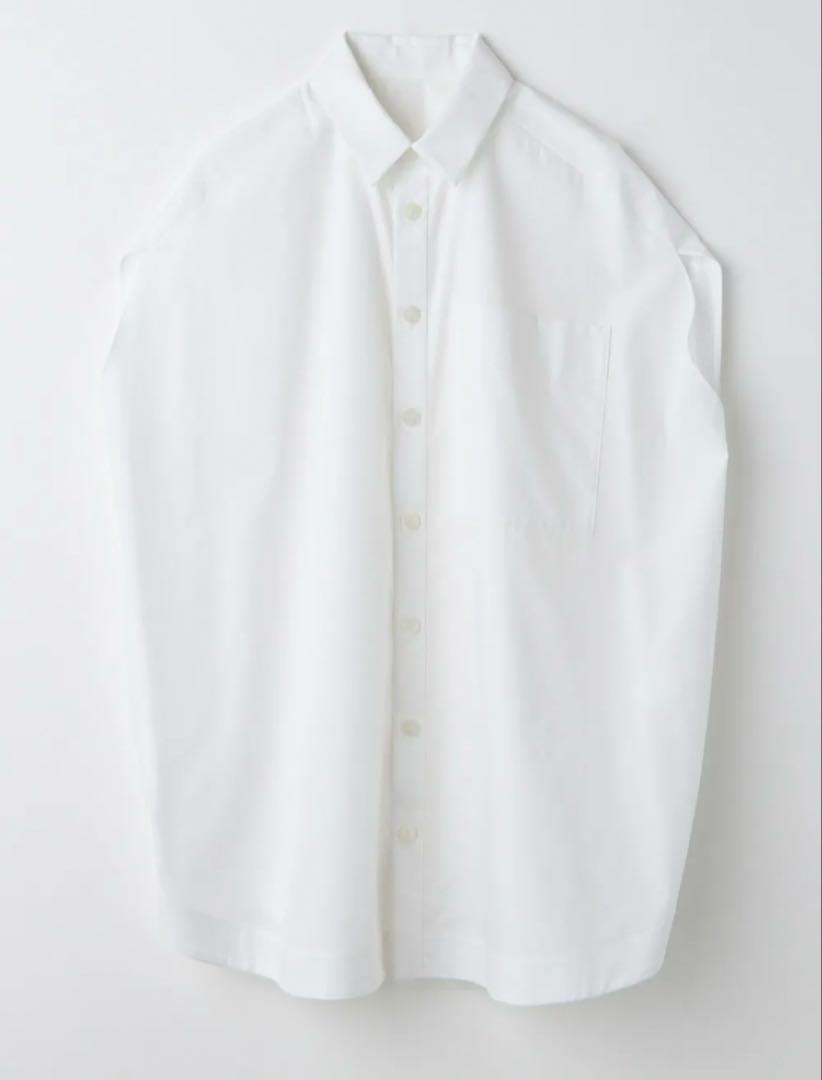 ENFOLD CIRCLE SLEEVELESS-SHIRT WHITE