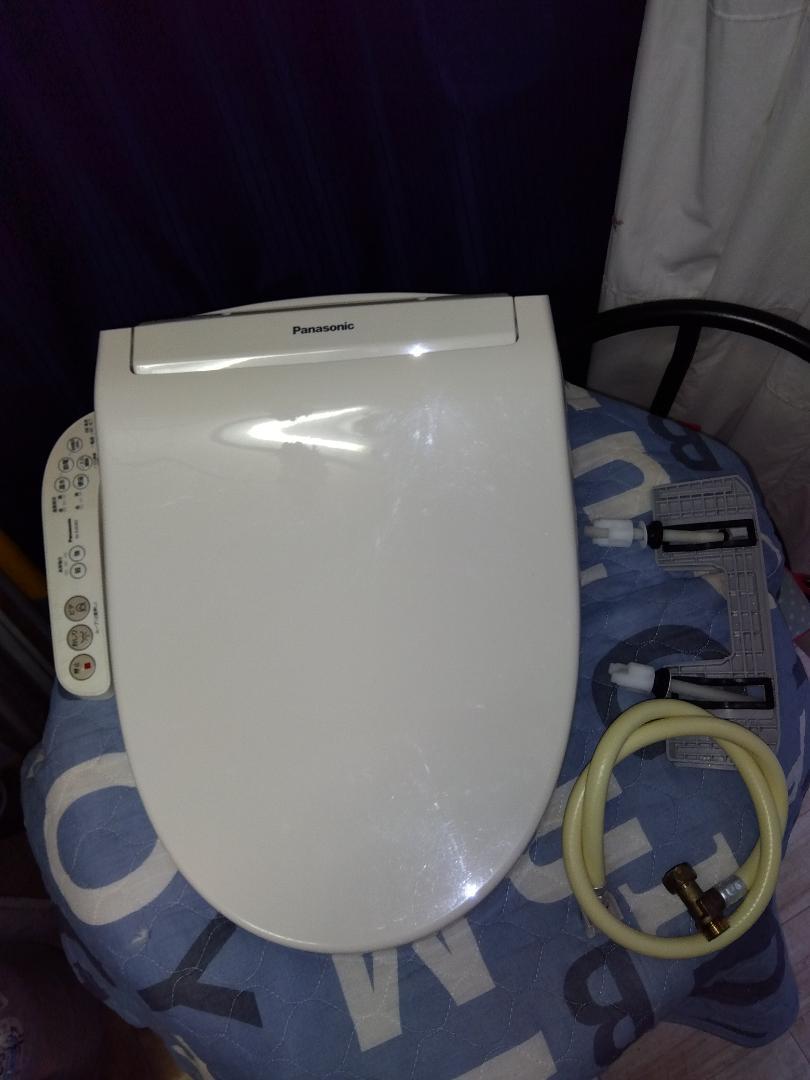 １５９９★Panasonic、温水洗浄便座、洗浄済で清潔です