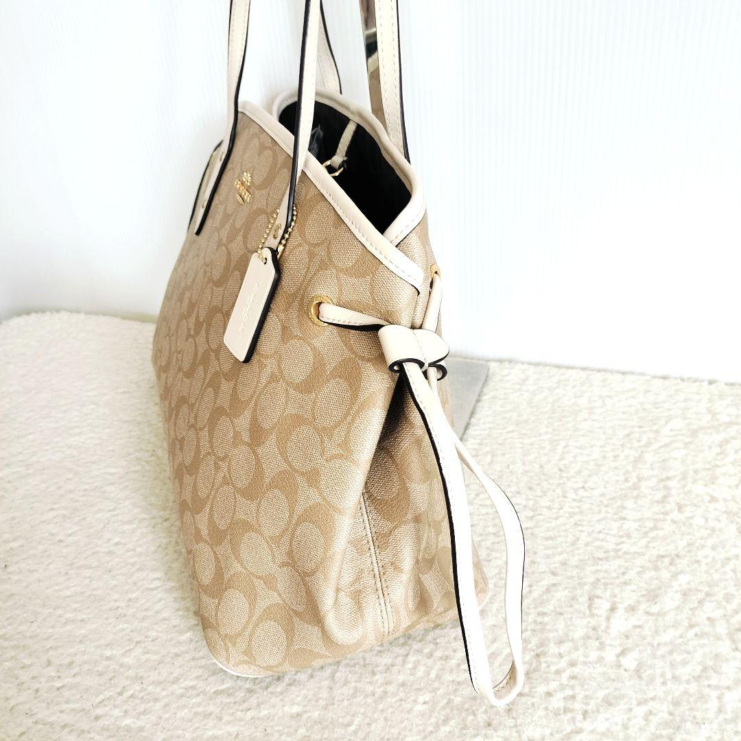 美品☆COACH コーチ☆トートバッグ シグネチャー ベージュ×ホワイト