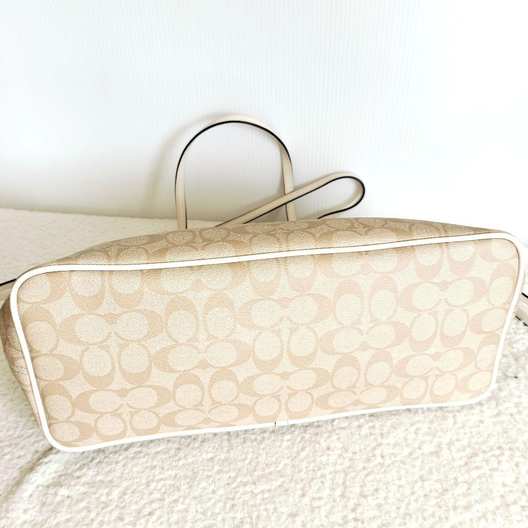 美品☆COACH コーチ☆トートバッグ シグネチャー ベージュ×ホワイト