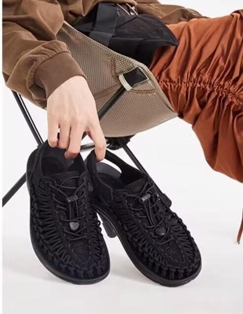 KEEN24.5cm新品レディースブラック スポーツサンダル 編み込みデザイン