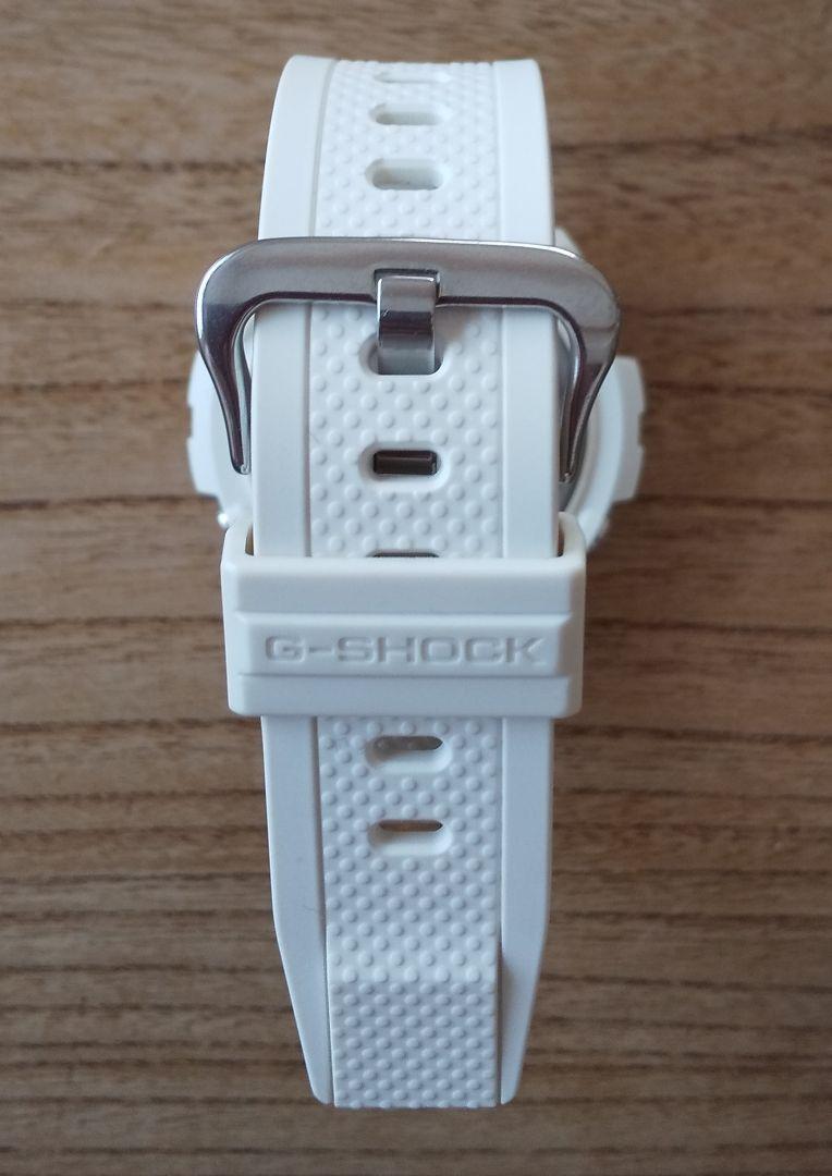 カシオ G-SHOCK GST-W300 電波ソーラー