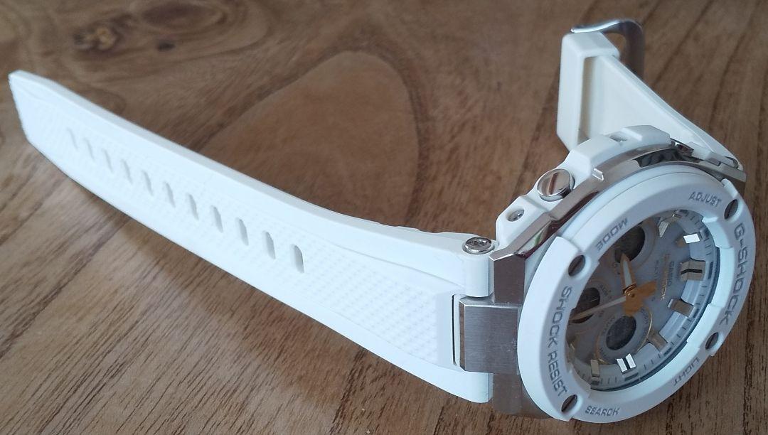 カシオ G-SHOCK GST-W300 電波ソーラー