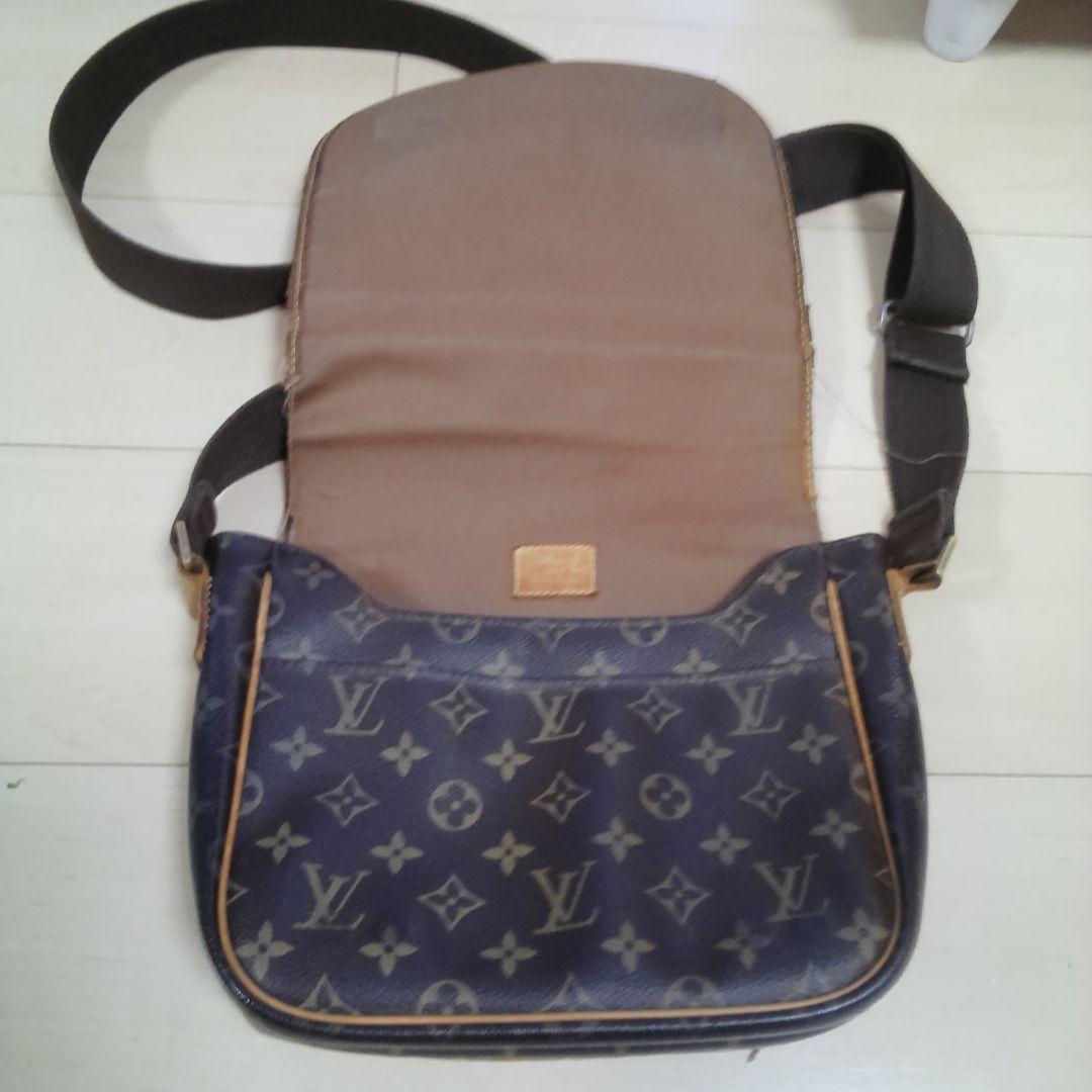 LOUIS VUITTON　ボスフォール