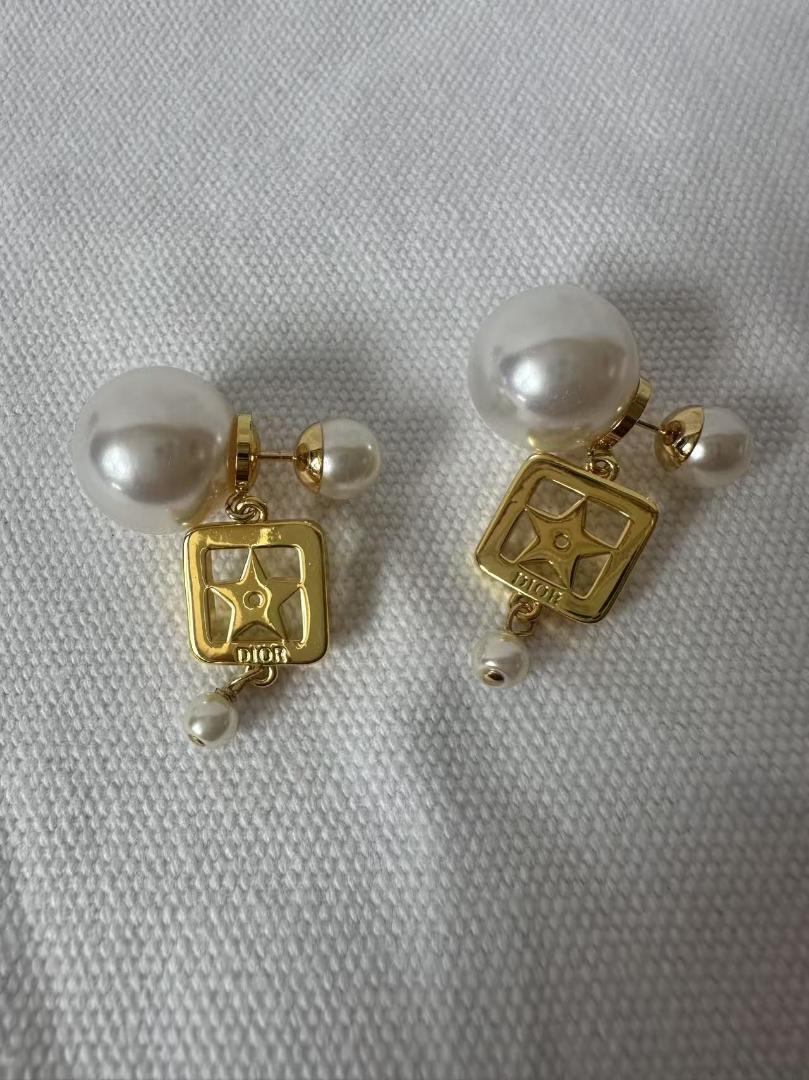 Dior パール 星 モチーフ ピアス 新作モデル : 星 スター パール E3714WOMCY_D03S アクセサリー