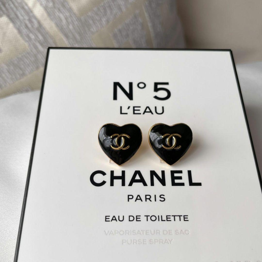 シャネル CHANEL ヴィンテージ ボタン ピアス ハート×ブラック