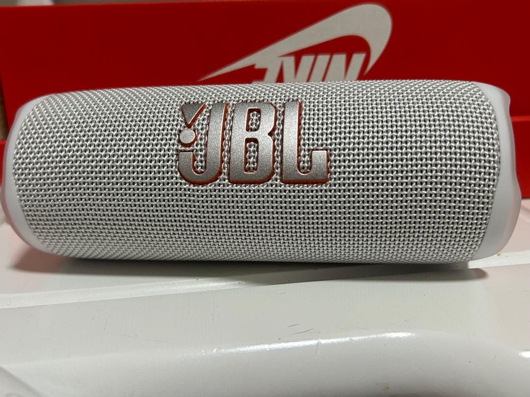 JBL flip 6 未使用　箱付属品全てあり JBL flip 6 未使用 箱付属品全てあり