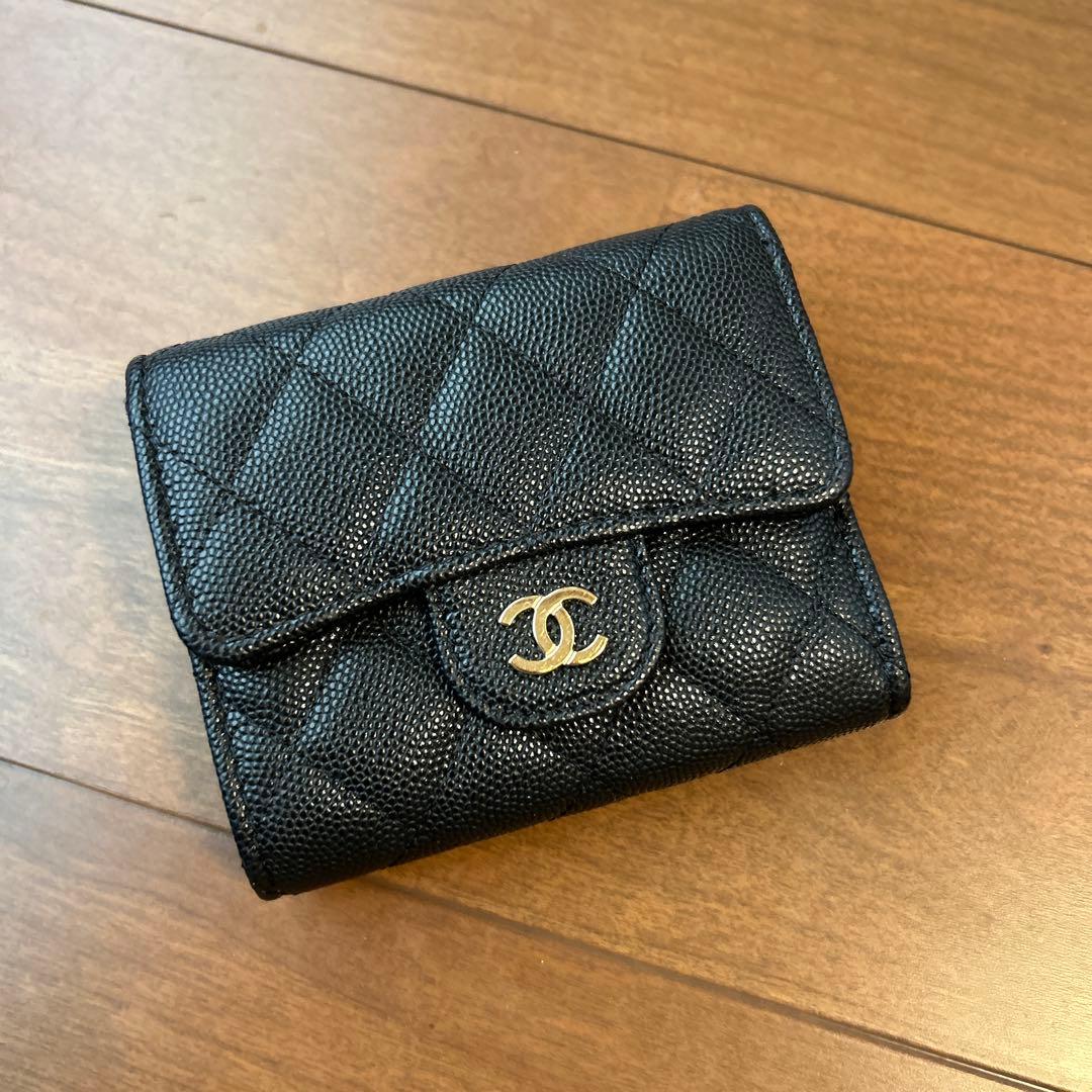 シャネル三つ折財布ブラックゴールド金具✩.*˚