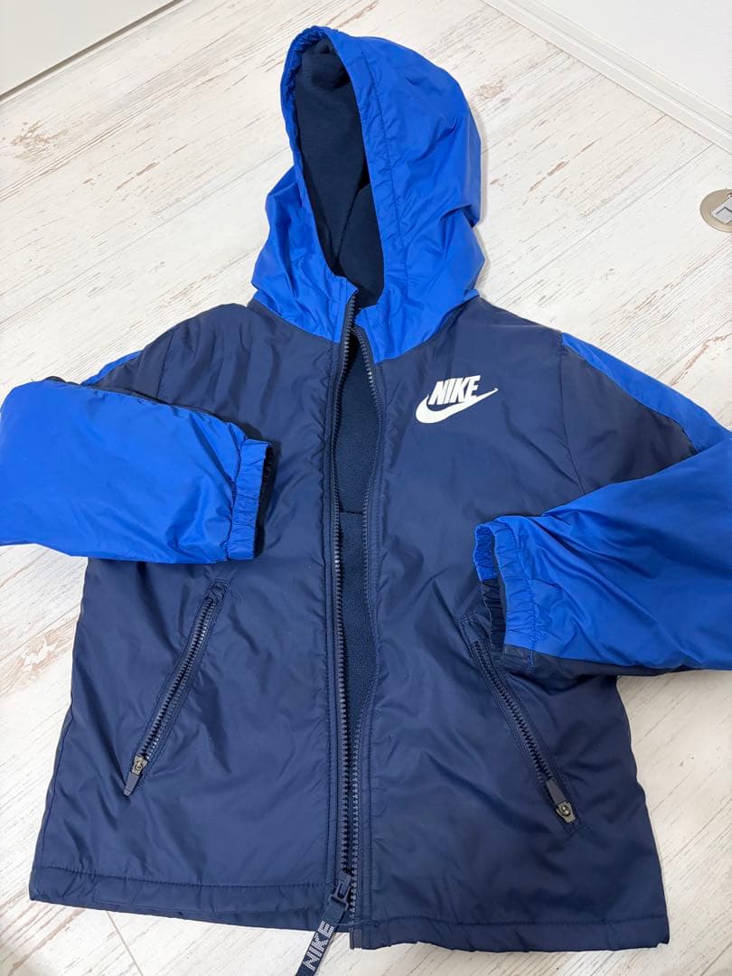 Nike フード付き中綿入りジャケット