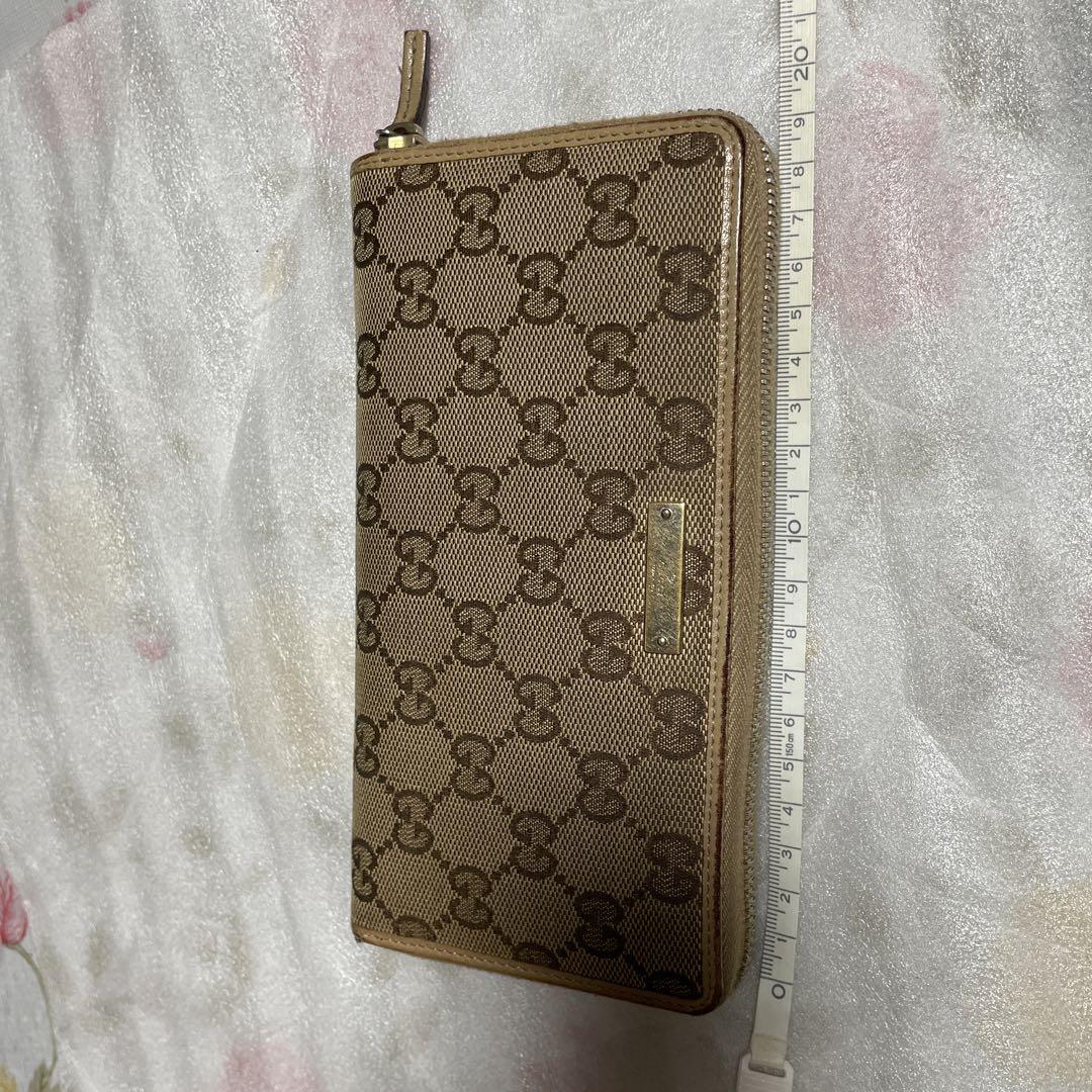 GUCCIの長財布です