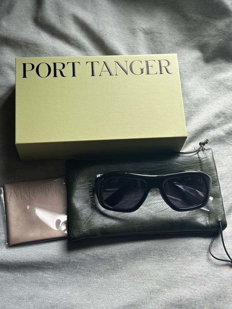 PORT TANGER Grey目立った傷や汚れなし