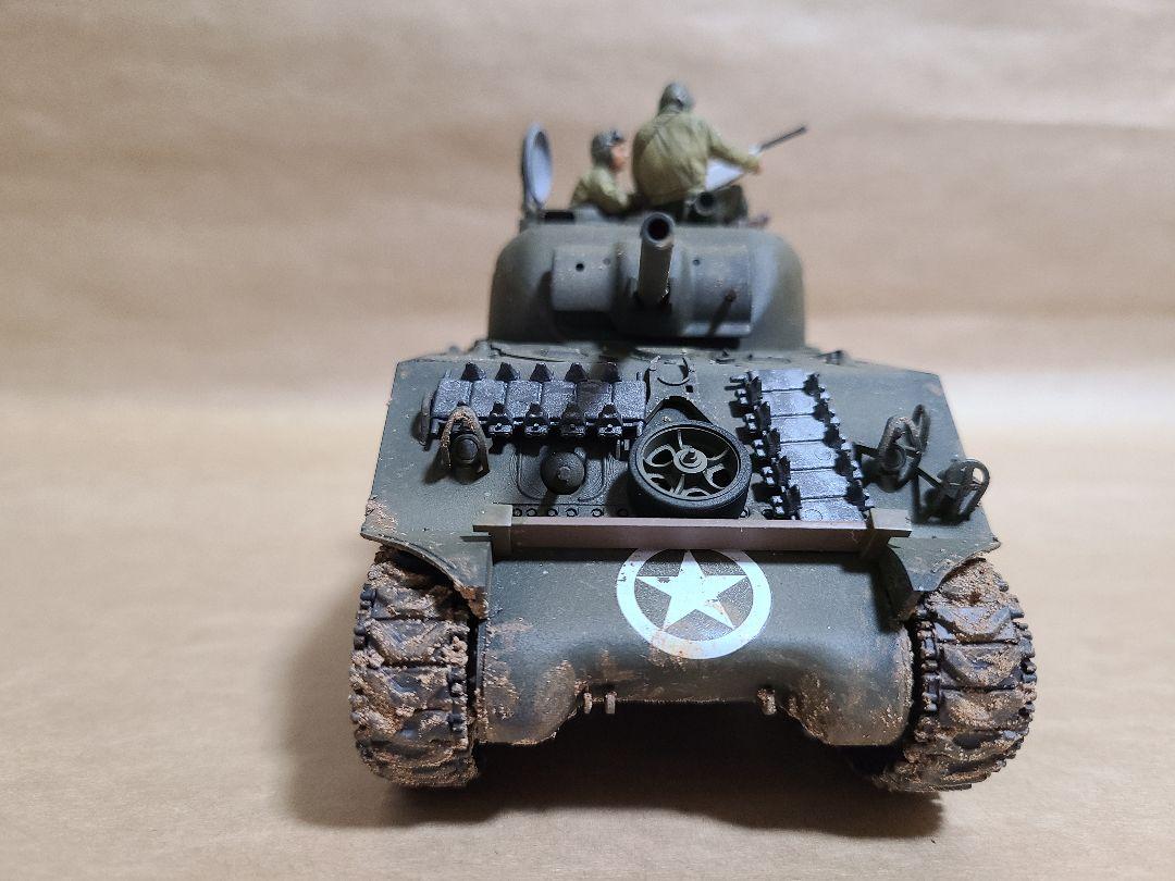 アメリカM4A3 シャーマン75mm 砲塔載 後期型   1/35
1/35