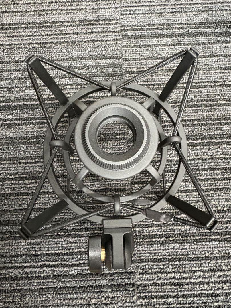 AKG P220 コンデンサーマイク ハードケース付き