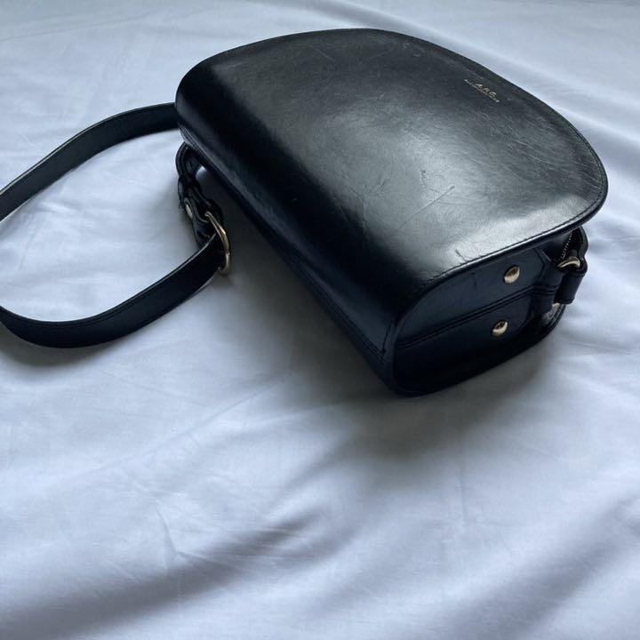 していただ 高級感 ショルダーバッグ ハーフムーン ブラック 9IrNz-m88028427642 A.P.C. アーペーセー ⅺのバッグで