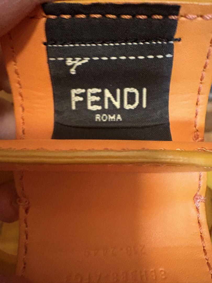 FENDI プラスチックカゴバッグ
