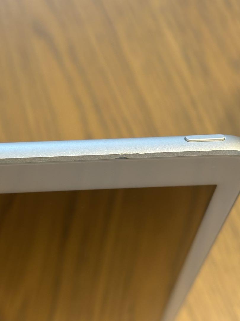 Apple iPad 第7世代　シルバー 本体