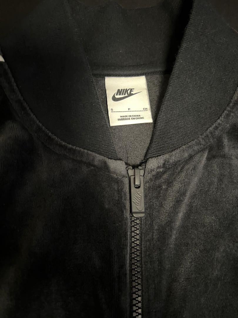 nike ベロアジップトップス