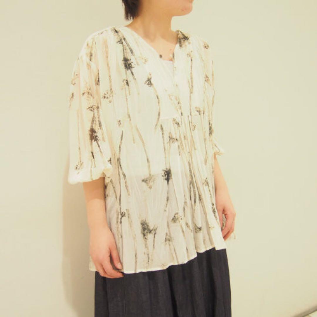 ⭐️pas de calais ⭐️ ボイルフラワーグラデーションプリント ブラウス