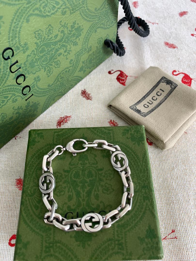 GUCCI シルバーロゴブレスレット gucci グッチ シルバー ロゴブレスレット - メルカリ