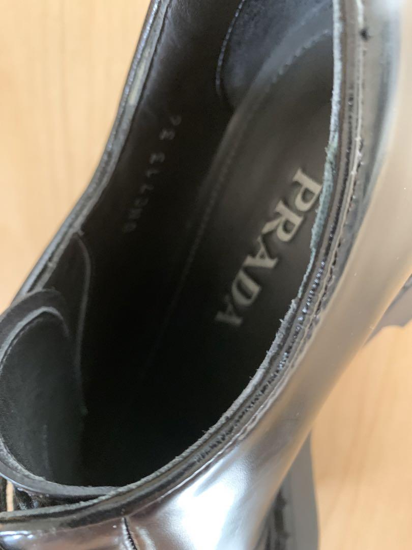 prada 黒 レザー ローファー 靴