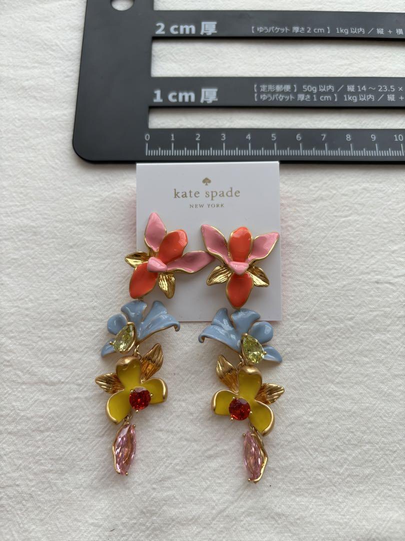 kate spade 花モチーフ ピアス(両耳用) kate spade フラワーモチーフピアス - メルカリ