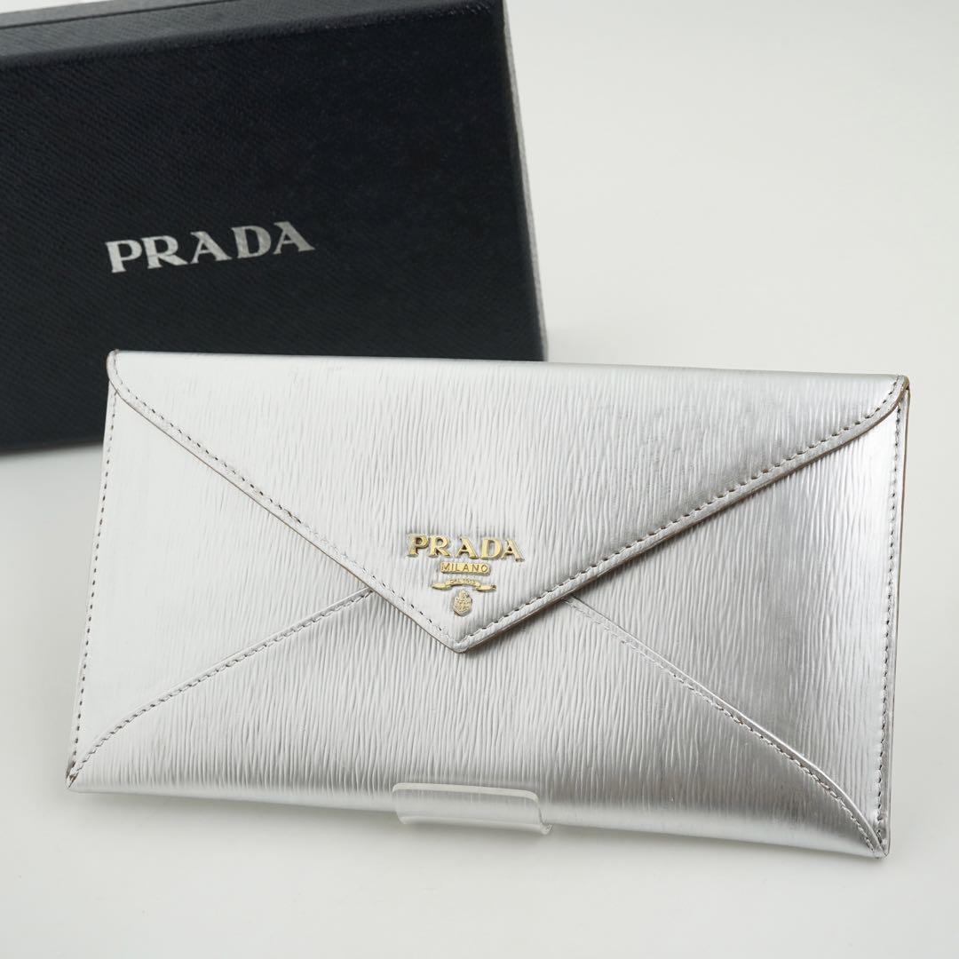 ✨入手困難　激レア商品✨PRADA ドキュメントケース　シルバー　ヴィッテロ