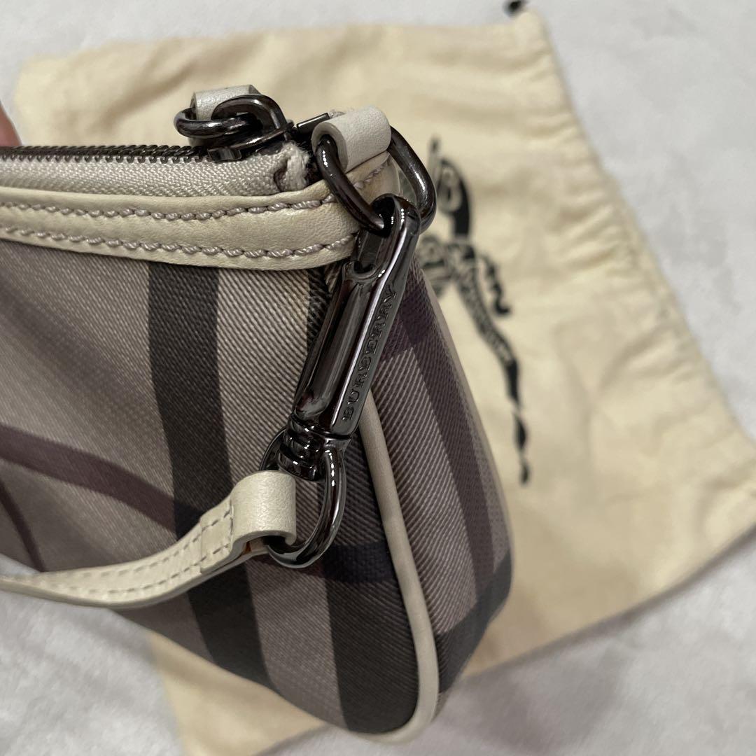 Burberry チェック柄ポーチ 保存袋付き