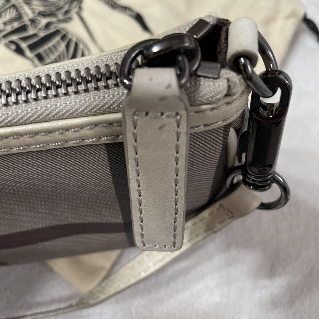 Burberry チェック柄ポーチ 保存袋付き