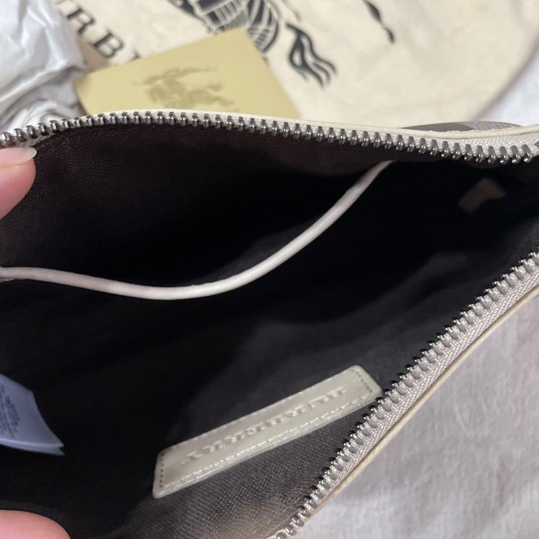 Burberry チェック柄ポーチ 保存袋付き