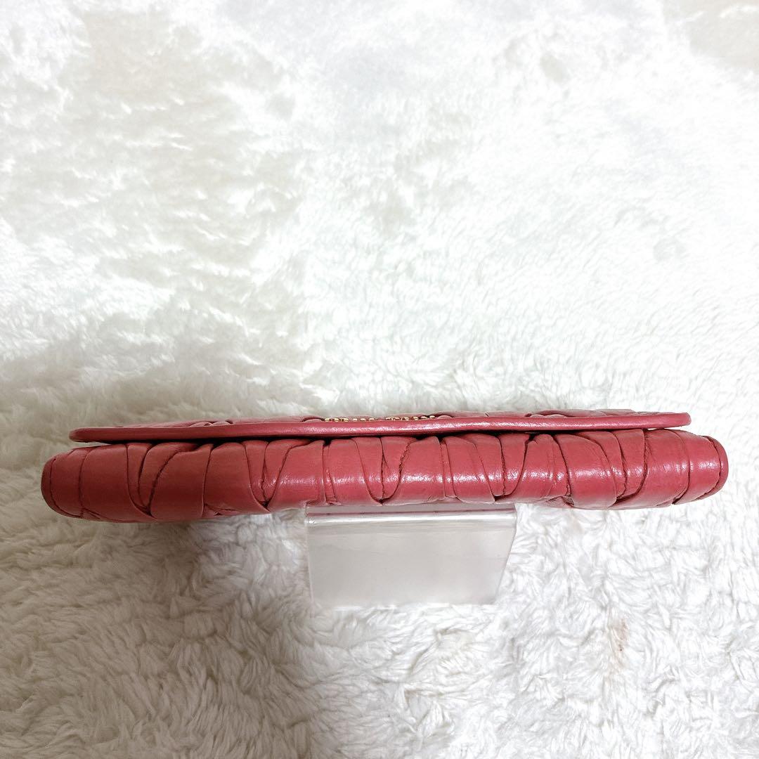 美品　miu miu ミュウミュウ　長財布 ピンク　マテラッセ