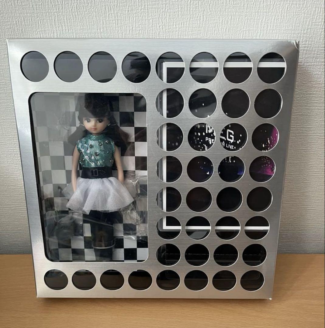 MEG PREMIUM LIVE party box リカちゃんmegモデル付属