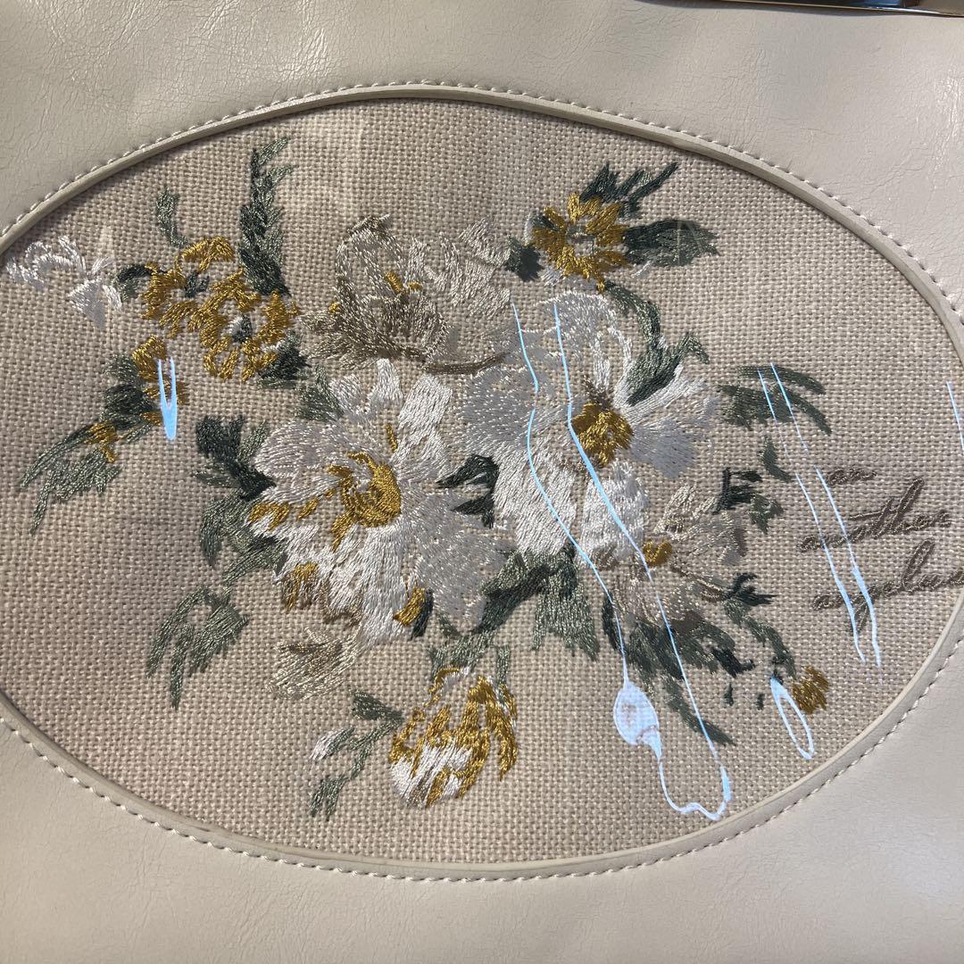 【新品未使用　タグ付き】アンアナザーアンジェラス　花柄刺繍 がま口ハンドバッグ
