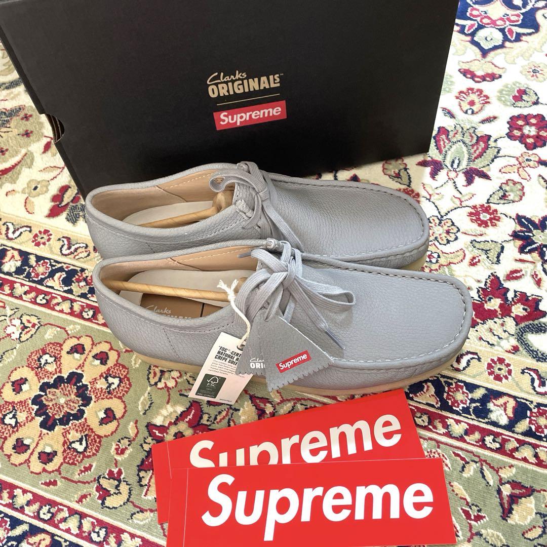 Supreme Clarks Reflective Wallabee