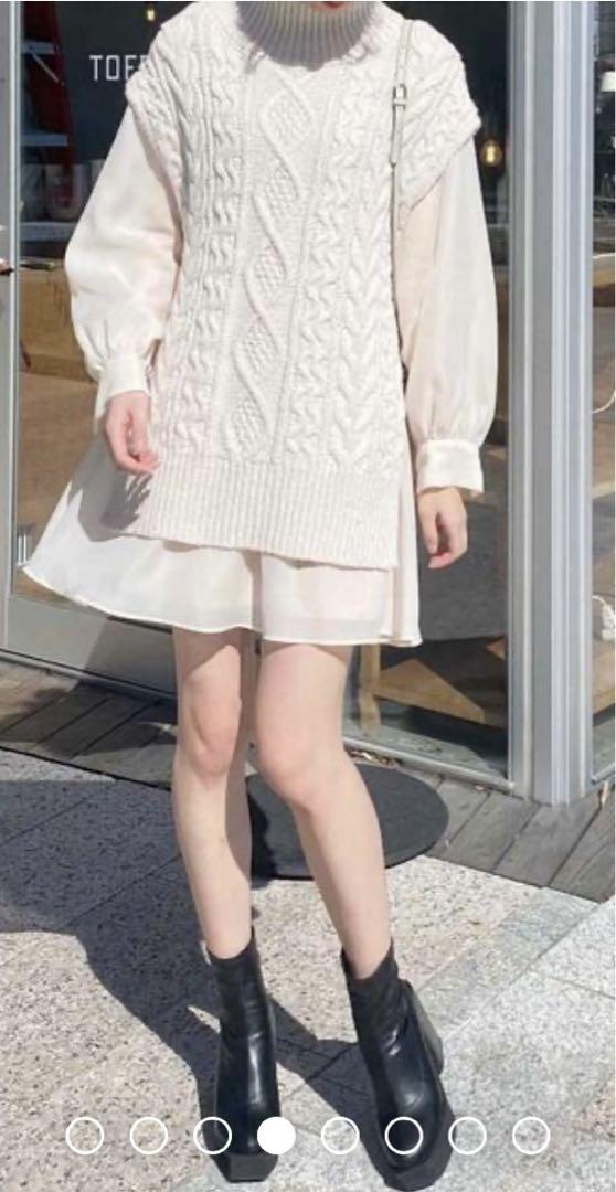 cocodeal ケーブルニットベスト×オーガンジーワンピース 美品)ココディール♡ ケーブルニットベスト×オーガンジー